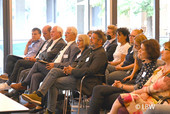 Zahlreiche Teilnehmer beim LBW-Fachgruppentag, erste Reihe (v. l. n. r.): Dr. Eberhard Schü-le (LBW), Georg Heitlinger (MdL, FDP), Bernfried Glück (LBW), Klaus Burger (MdL, CDU), Eli-sabeth Burgmaier-Thielert (LBW), Reinhold Pix (MdL, Bündnis 90/Die Grünen), Petra Mock und Birgit Bienzle (beide MLR). (Foto: © LBW)